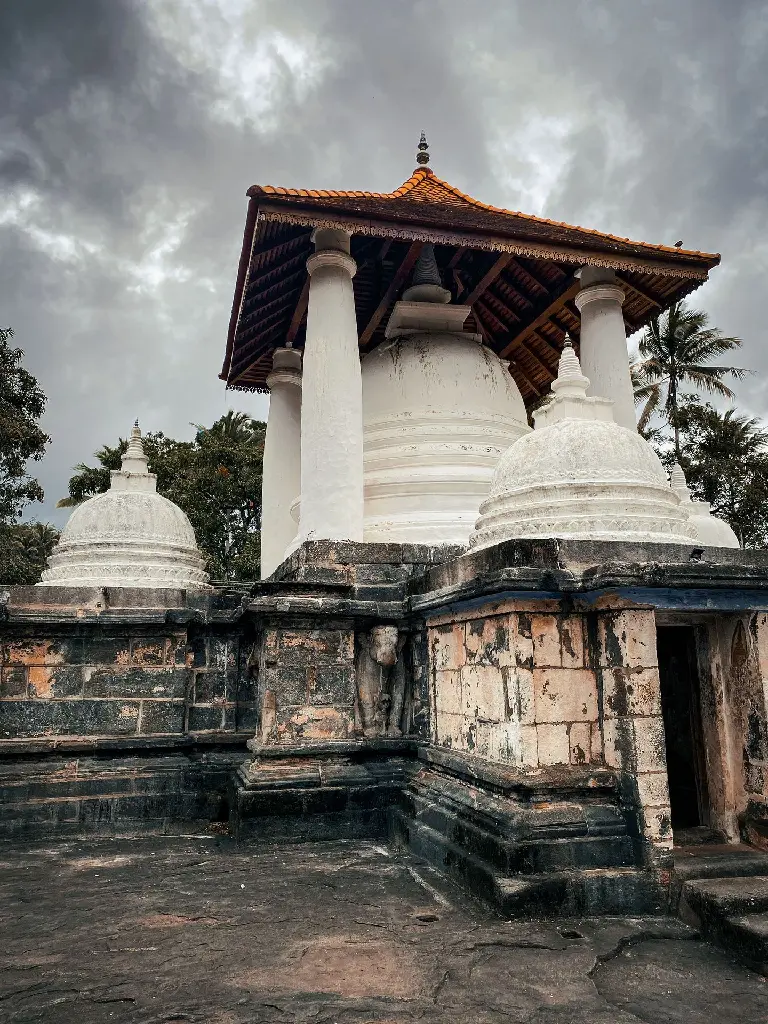 sri-lanka-buddhist-temple.webp